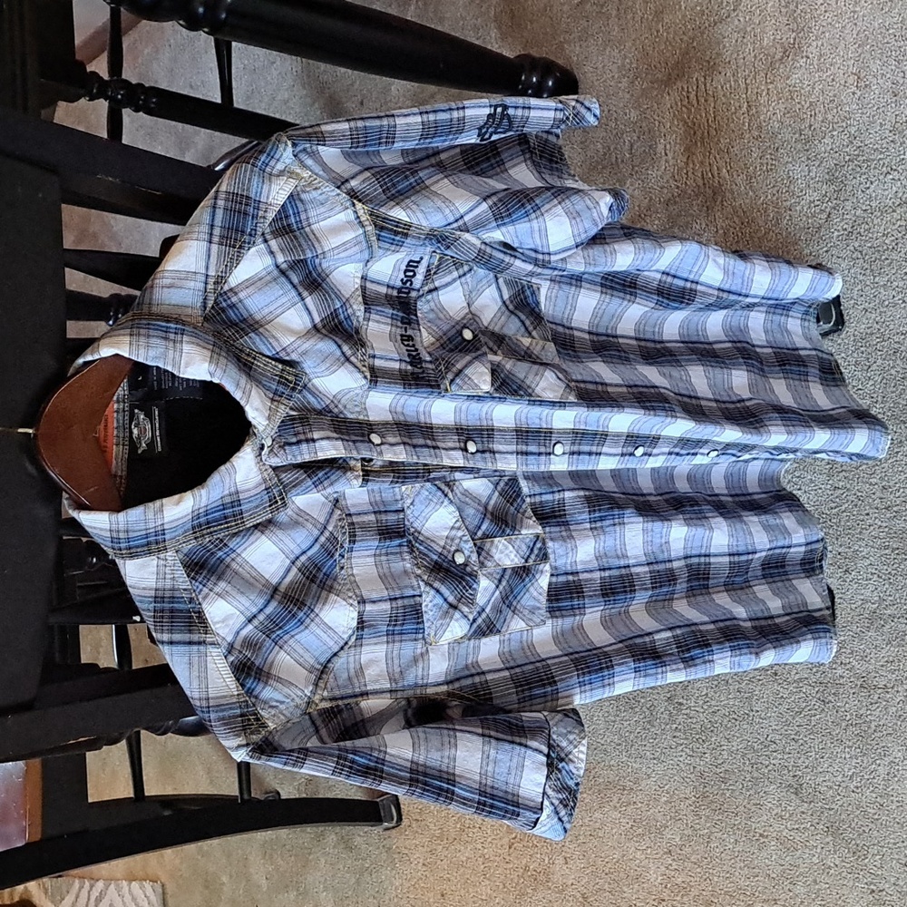 Men's Harley Davidson short sleeve button down shirt. Like new. Size L